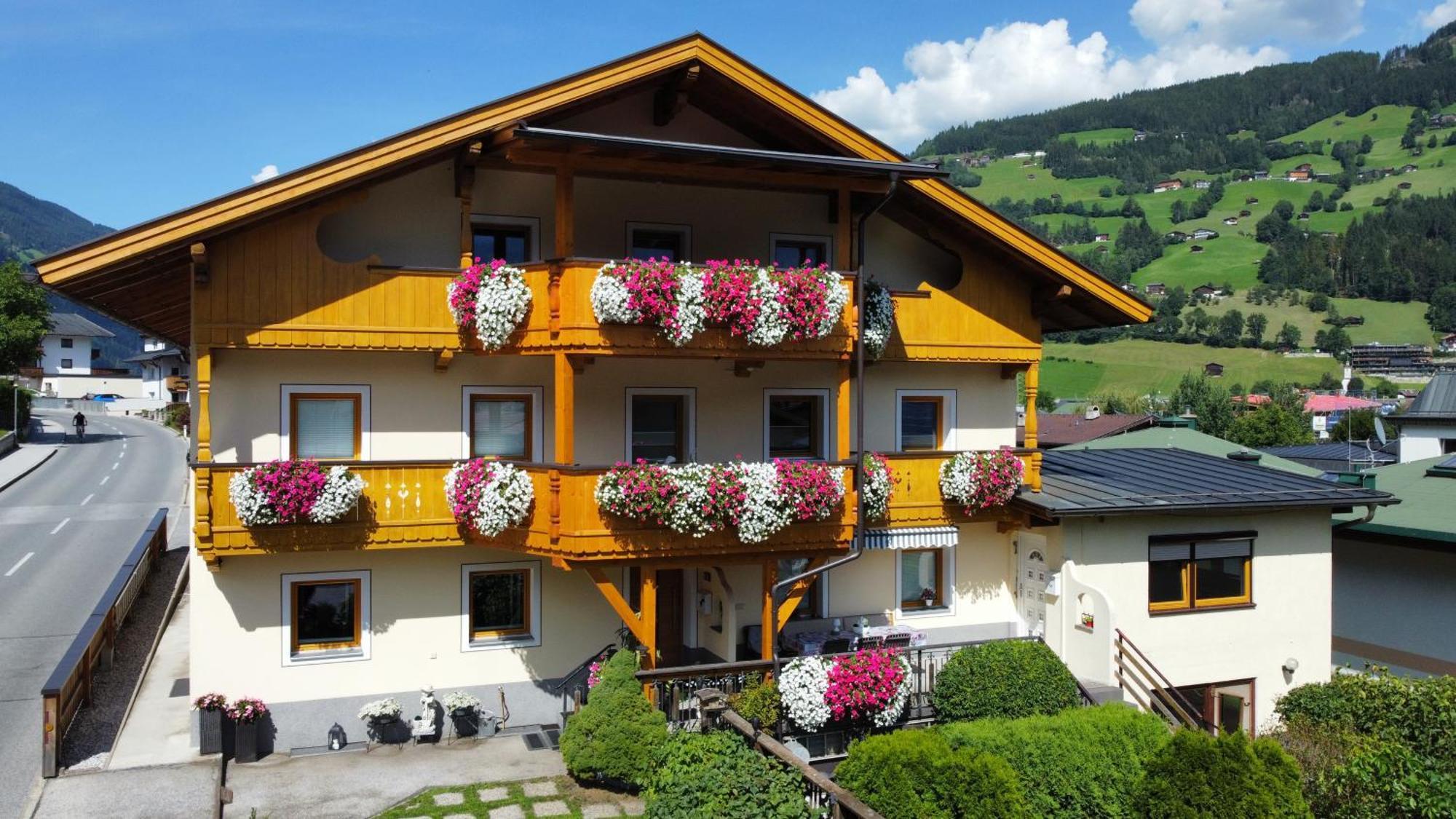 Landhaus Daum Schwendau Bagian luar foto
